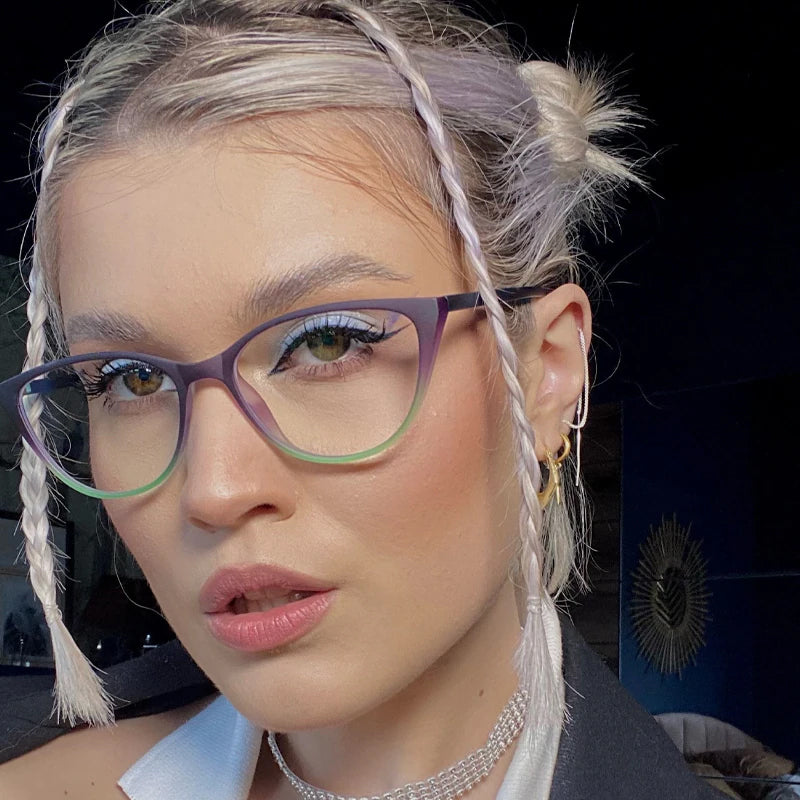 Eterlens | Lucy-Künstler